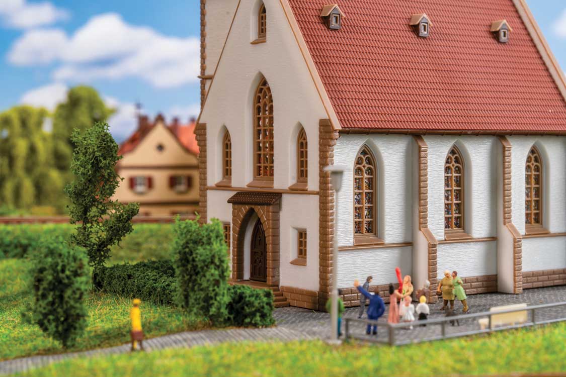 Village Church -- Kit - 5-7/16 x 2-15/16 x 8-1/16"  13.8 x 7.5 x 20.5cm-5