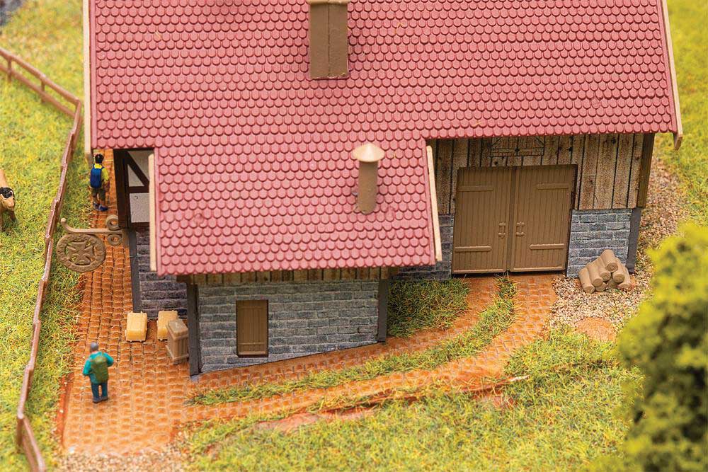 Zur Post Inn with Beer Garden -- Kit - 6 x 4-5/16 x 2-3/4"  15.2 x 10.9 x 7cm-4