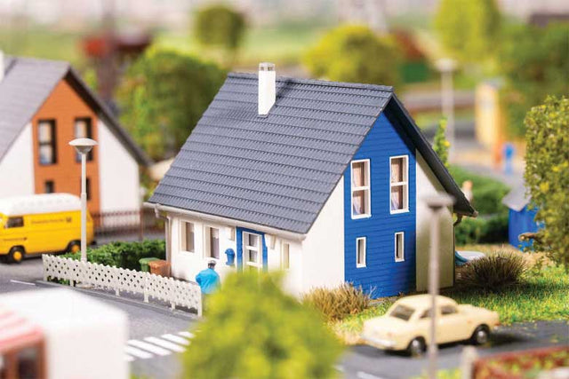 Single-Family House -- Kit - 2-5/16 x 2-1/2 x 2"  5.9 x 6.3 x 5cm (white, blue)-1