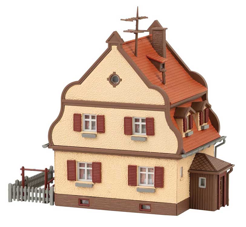 Small Settlement House -- Kit - 2-3/4 x 1-7/8 x 3"  7 x 4.7 x 7.7cm-3