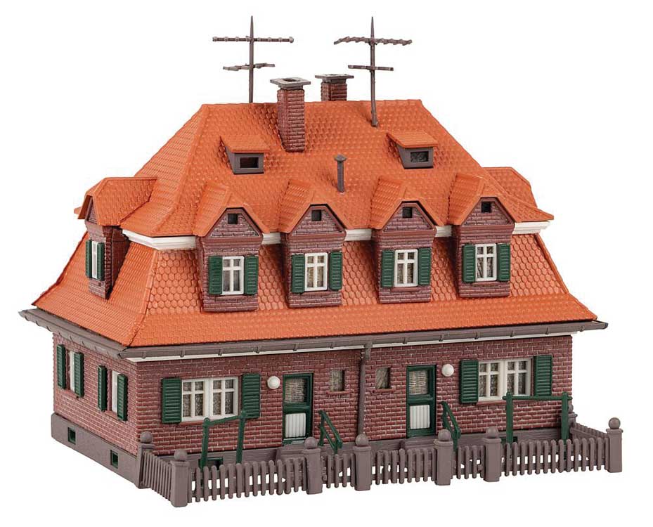 Garden City Settlement House -- Kit - 3-11/16 x 2-5/8 x 3"  9.3 x 6.7 x 7.7cm-2