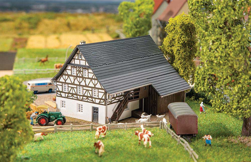 Half-Timber Farmhouse -- Kit - 9.5 x 8 x 6cm-1