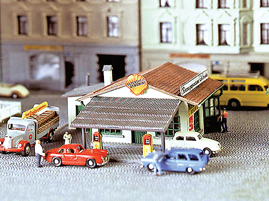 Shell Gas Station 1950's, w/Repair Garage - Painted/Weathered -- 3-3/8 x 2-15/16 x 1-11/16"  8.5 x 7.5 x 4.2cm