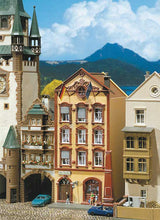 Wine Pub In a 3 Story Town House "The Grape", Era I -- Painted & Weathered 11.2 x 6.8 x 12.5cm-2