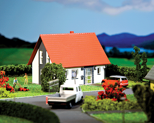 Single-Family House (gray, white) - Kit -- 2-5/8 x 2-5/8 x 1-7/8"  6.7 x 6.6 x 4.7cm