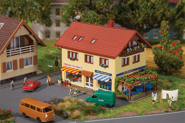 Butcher Shop & Bakery -- Kit - 4-1/2 x 3-1/4 x 3"  11.4 x 8.3 x 7.6cm