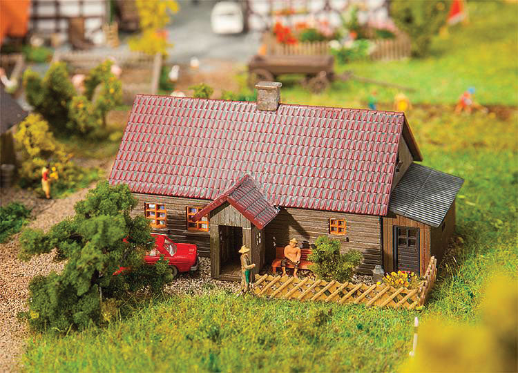 Small Texel Cottage -- Weathered Kit - 3-3/16 x 2-1/16 x 1-11/16"  8.1 x 5.2 x 4.3cm