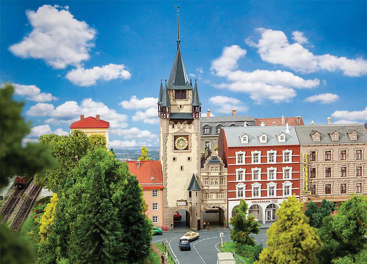 Historic City Gate -- Kit - 3-3/16 x 2-1/4 x 10-5/8"  8.1 x 5.7 x 27cm
