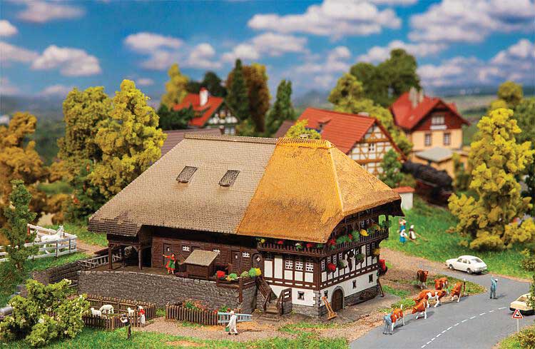 Black Forest Farm with Straw Roof -- Kit - 5-13/16 x 6 x 3-9/16"  14.8 x 15.3 x 9cm-1