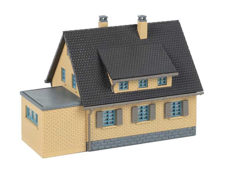 Clinker House -- Kit - 3-1/16 x 3-1/16 x 2-3/16"  7.8 x 7.8 x 5.5cm-4