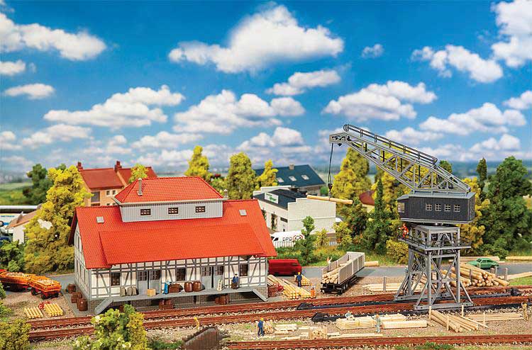 Lumber-Timber Loading Set -- Kit - Warehouse, Gantry Crane, Lumber and Accessories-1