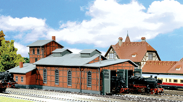 2-Stall Engine Shed, Era II, Assembled -- 21.5 x 10.5 x 9.5cm
