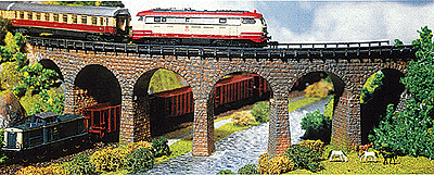 Curved Viaduct -- 7-1/2" 19.2cm