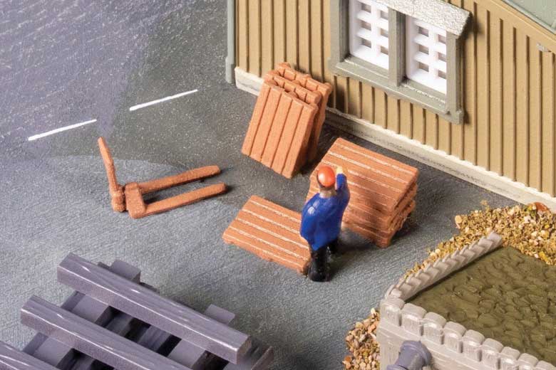 Pallets -- pkg(16)-1