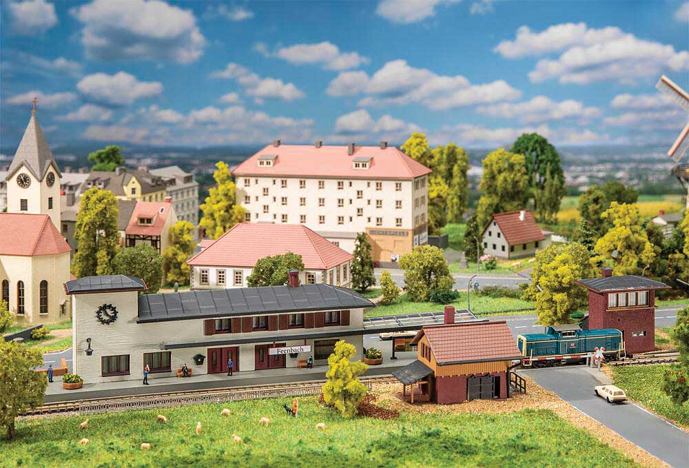 Feenbach Railway Station Set -- Kit - Includes Station w/Platform, Interlocking Tower, Small Freight House-1