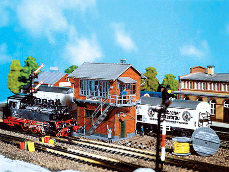 Mittelstadt Yard Tower -- 1-5/8 x 1-1/8 x 1-5/8"  4 x 2.8 x 4.2cm