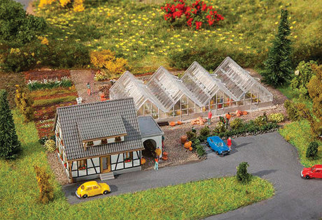 Garden Center House & Greenhouse - Kit -- House: 5.8 x 4 x 4cm; Greenhouse: 10.1 x 5  x 2.1cm