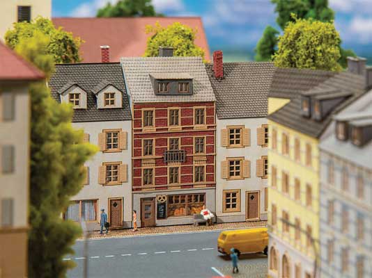 Townhouse with Bakery -- Kit - 1-1/4 x 1-5/8 x 2-9/16" 3.2 x 4.2 x 6.5cm-1