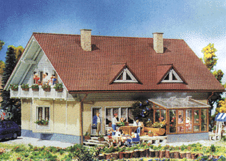 Semi-Detached House "Kristall" -- 6-5/8 x 5-11/16 x 3-13/16"  16.6 x 14.2 x 9.5cm