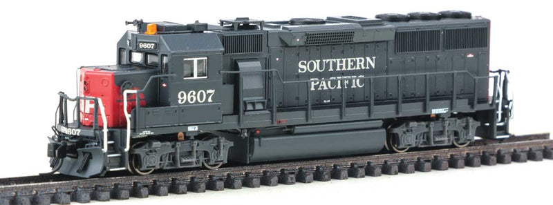 EMD GP60 Early Version - Standard DC -- Southern Pacific #9607 (gray, red)