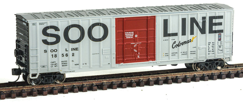 Soo Line 50' 7-Post Plug-Door Boxcar - Ready to Run -- Soo Line #18562 (white, red, black; Billbaord Letters, Colormark)