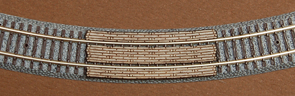 Curved Grade Crossing pkg(2) - Kit -- 195mm Radius