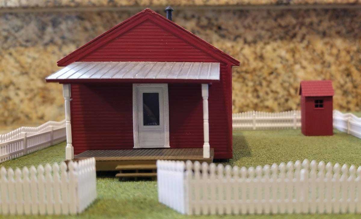 One-Room Schoolhouse - Kit -- Includes Fence & Outhouse - 2-3/4 x 4-1/2"  7 x 11.4cm-4