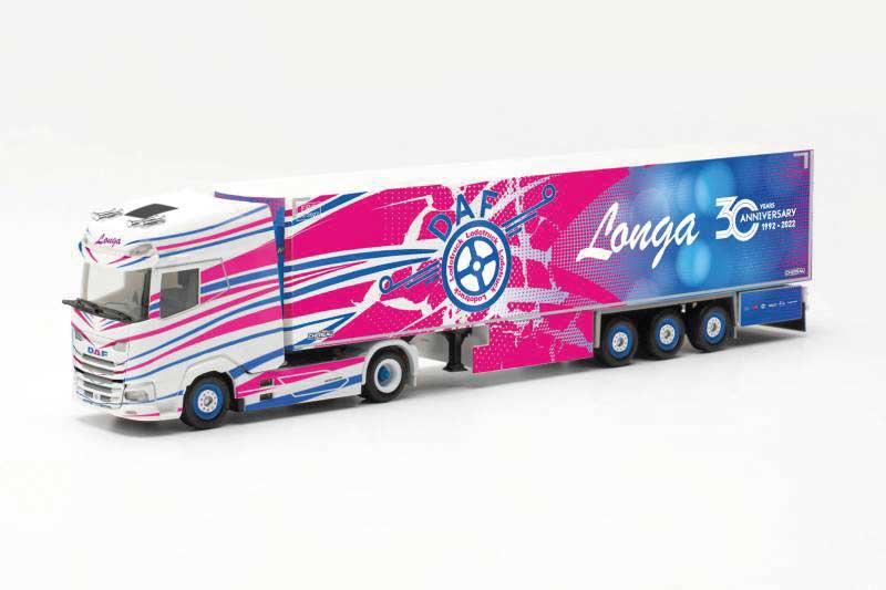 DAF XG+Tractor with Reefer Trailer - Assembled -- Longa (purple, magenta, white, Italian Lettering)