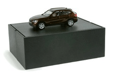 Folding Display Box -- With Holders for HO Autos