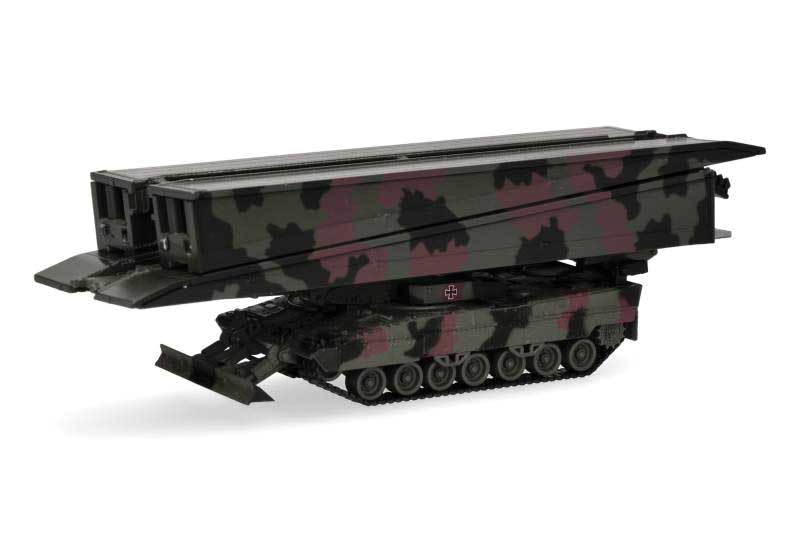 Bridge-Laying Tank - Assembled -- 26M (camouflage)