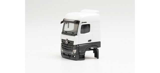 Mercedes Actros Cab with Side-Mounted Air Intake -- pkg(2)