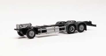 Volvo FH 3-Axle Chassis -- pkg(2)