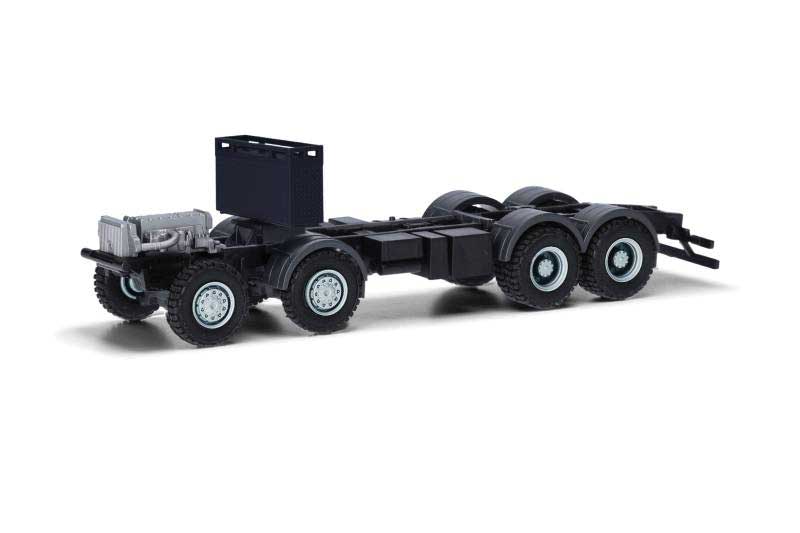 Iveco Trakker 4-Axle Chassis -- pkg(2)
