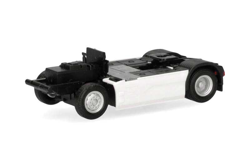 Volvo FH Electric Semi Tractor Chassis -- pkg(2)