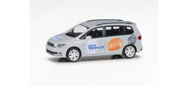 Volkswagen Touran - Assembled -- Hamburg, Germany, Police Museum (silver, orange, German Lettering)