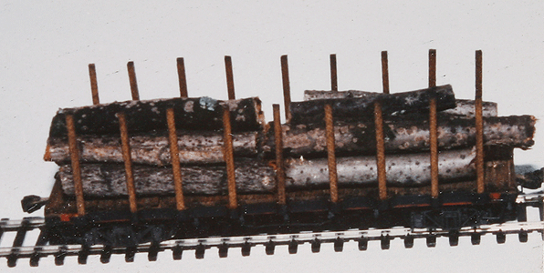36' Truss Rod Flatcar Kit w/Trucks & Log Load -- Undecorated