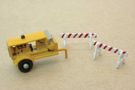 Compressor Trailer & Barricades - Kit -- Unpainted