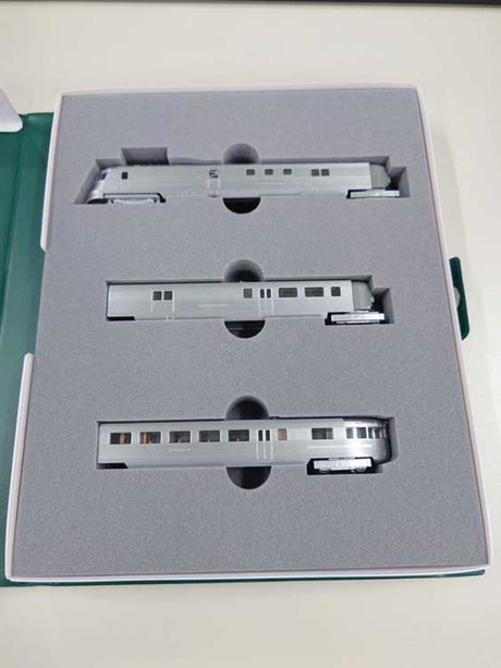 Pioneer Zephyr Train-Only Set - Lighted - Sound and DCC -- Chicago, Burlington & Quincy (stainless)-2