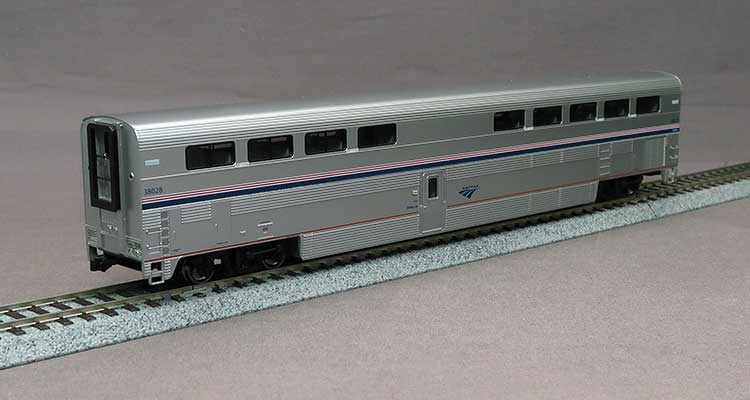 Superliner I Diner- Lighted - Ready to Run -- Amtrak #38000 (Phase VI; silver, blue, red)