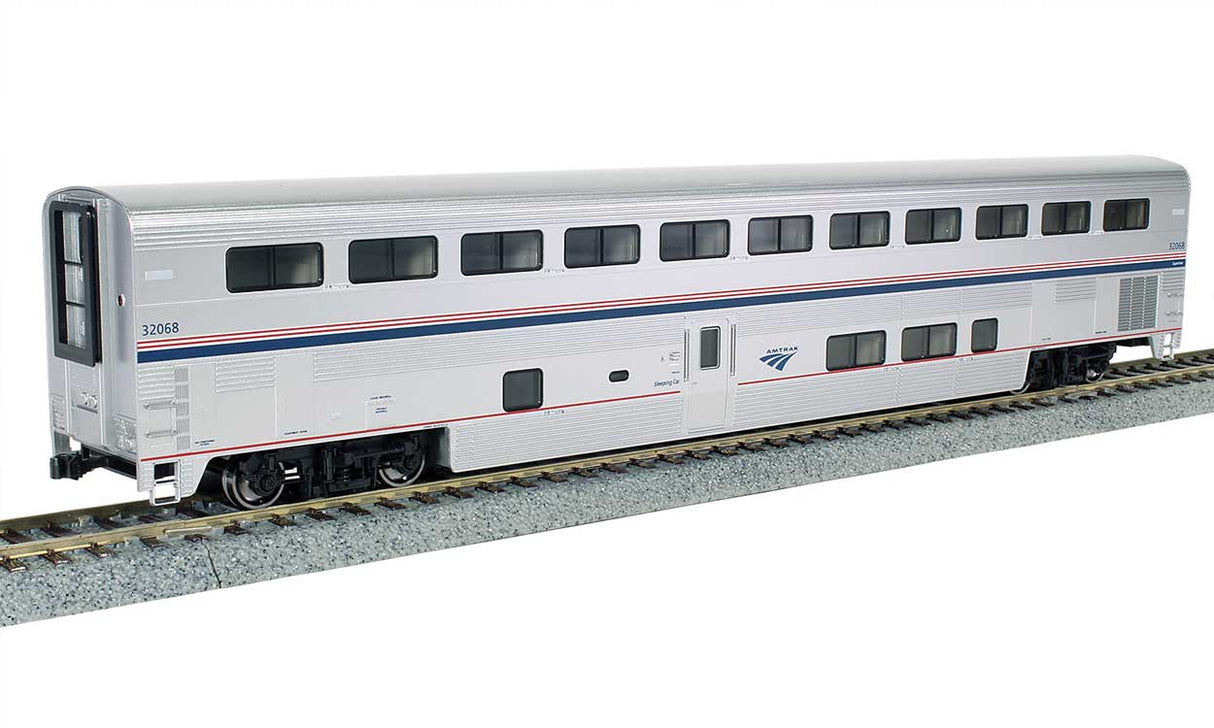 Superliner I Sleeper - Ready to Run -- Amtrak #32009 George M Pullman (Phase VI; silver, blue, red)