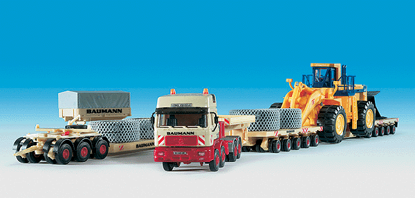 European Trucks - Tractor/Trailer - MAN 4-Axle Heavy Tractor Cabover -- w/Multi-Axle Bridge Carrier Flatbed, Komatsu Wheel Loader & Tire Load