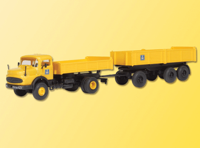 European Trucks - Mercedes 2-Axle w/Trailer -- Orange