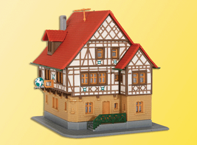 Weincastell Hotel/Restaurant -- 2-9/16 x 2-3/8 x 2-9/16"  6.5 x 6 x 6.5cm