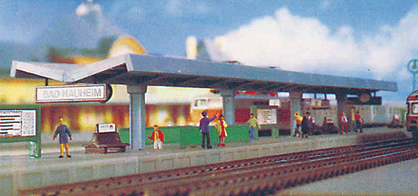 Modern Station Platform -- 26 x 1-1/4"  66 x 3.2cm