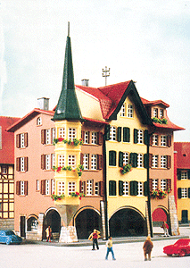 Biel Townhouses pkg(3) -- 3-3/16 x 2-3/8 x 3-1/2"  8 x 6 x 9cm