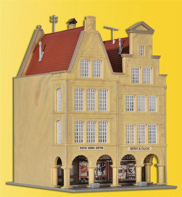 Double Fronted Town House w/Covered Passage -- 3-5/16 x 4-1/8 x 4-3/4"  8.3 x 10.5 x 12cm