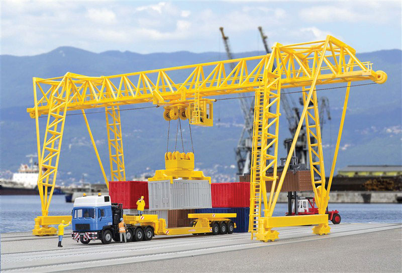 Demag Container Crane -- Kit - 12-13/16 x 7 x 6-13/16"  32 x 17.5 x 17cm-2