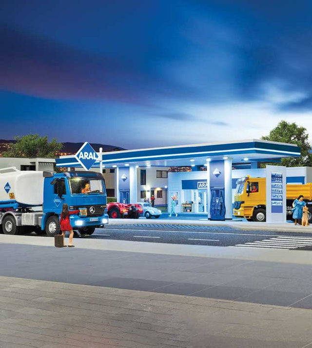 Modern ARAL Gas Station -- Polyplate Kit - 22.9 x 22.6 x 6.4cm-1