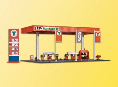 Modern Gas Pump Island -- SB-Tankstelle