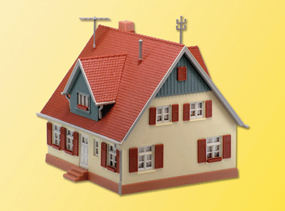 Amselweg Flats -- 4 x 3-5/8 x 4"  10 x 9 x 10cm